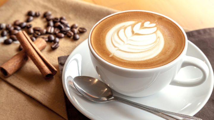 Latte vs. Flat White: Which One Is Right for You? (Facts)
