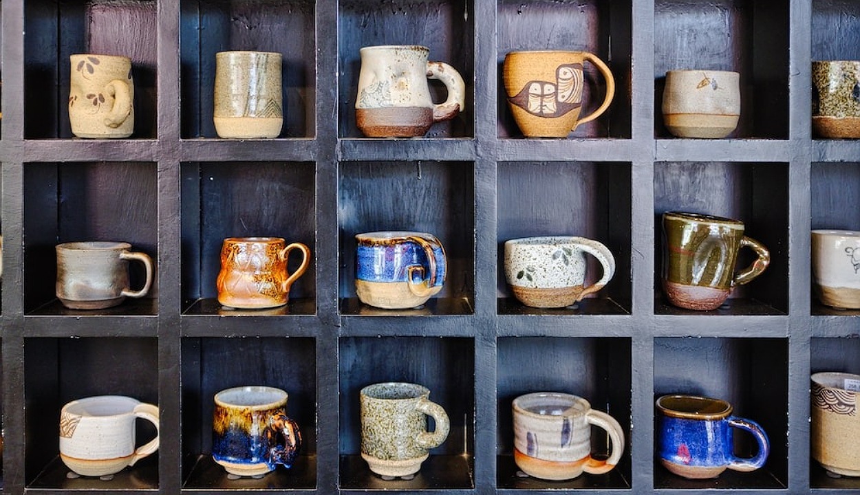 The Rebrilliant mug rack is also quite adaptable.